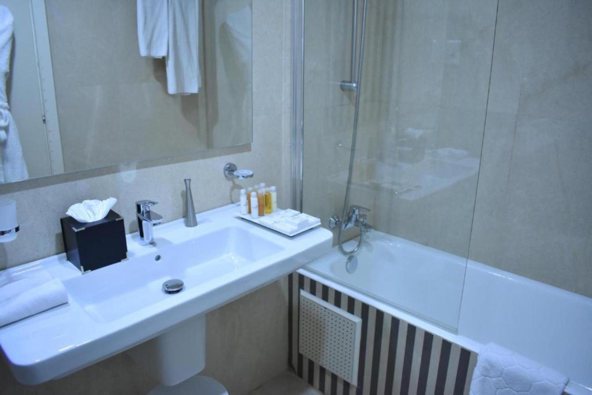 Verdi Tunis Beach Resort Gammarth Exterior foto
